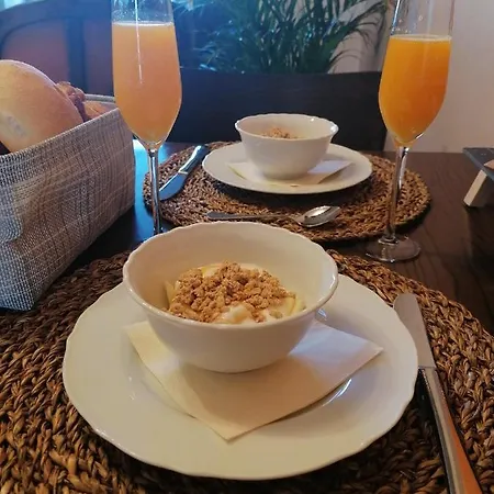 La Belle Vie Couette-café *